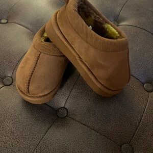 NWOT Cozy Brown Suede Slippers